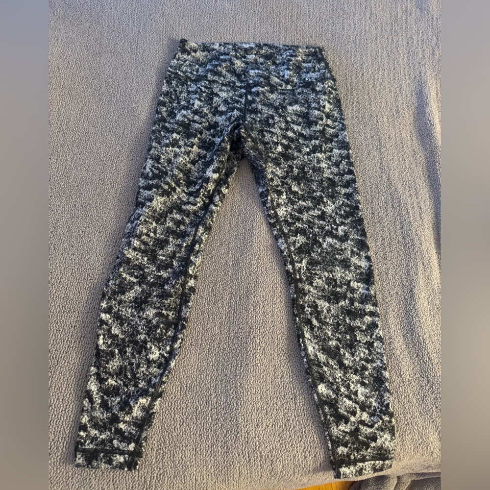 LULULEMON NEVER WORN